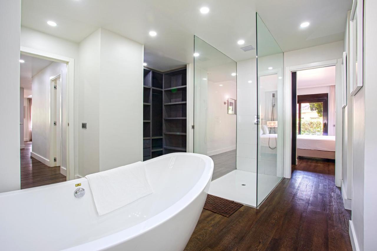 Genteel Venalmar Terrace Apartment