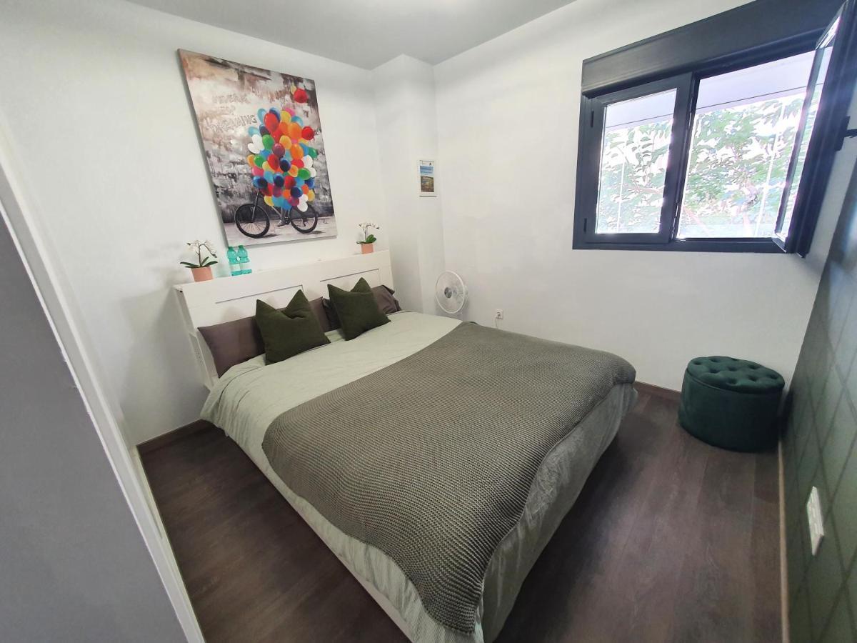 New 3 Bed Town With Pool