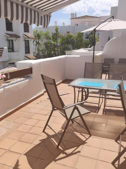 Luxury In Golf Hills, Estepona. Apartment Estepona
