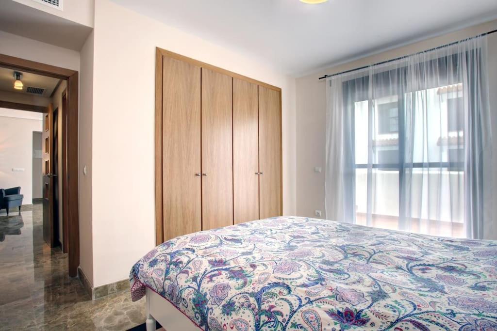 Luxury In Golf Hills, Estepona. *