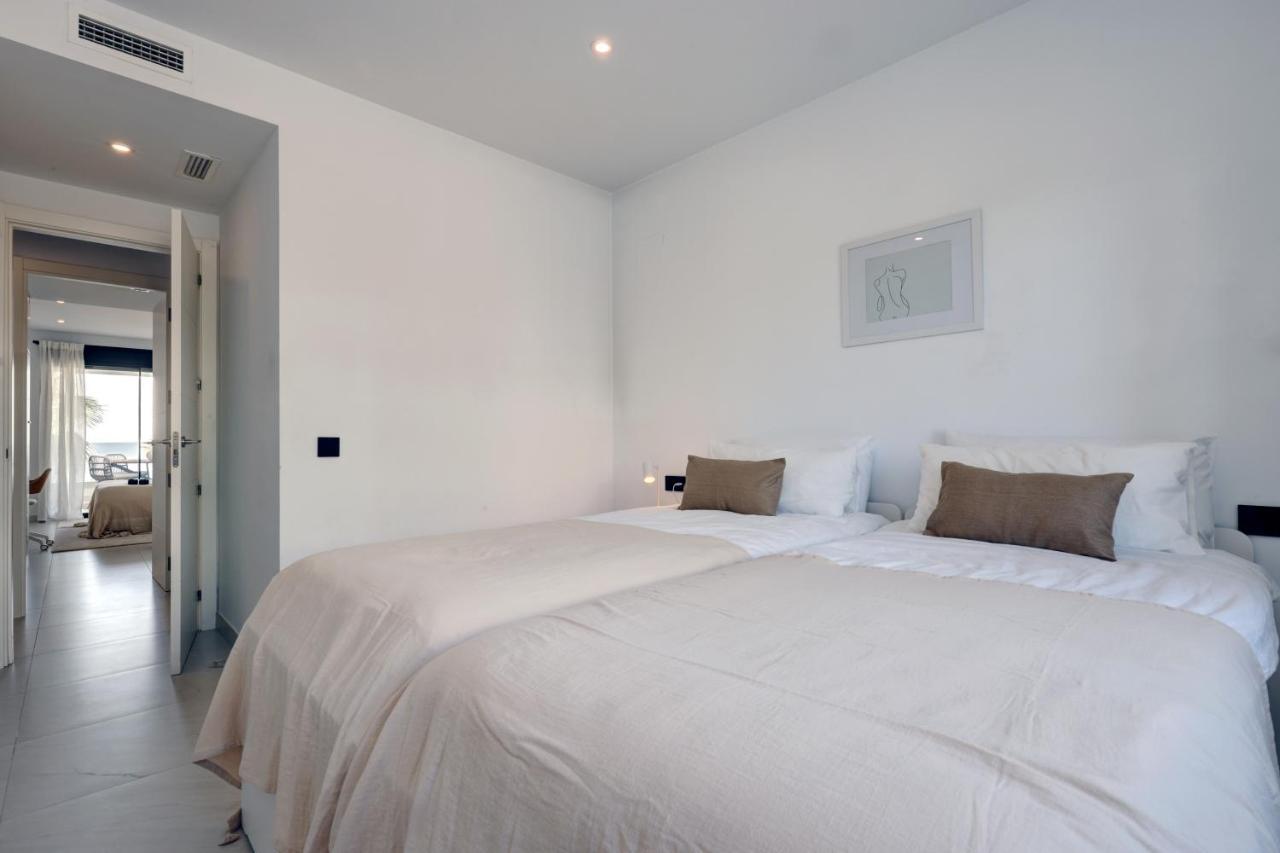 2 Bedroom @estepona Hills With Sea View! Estepona