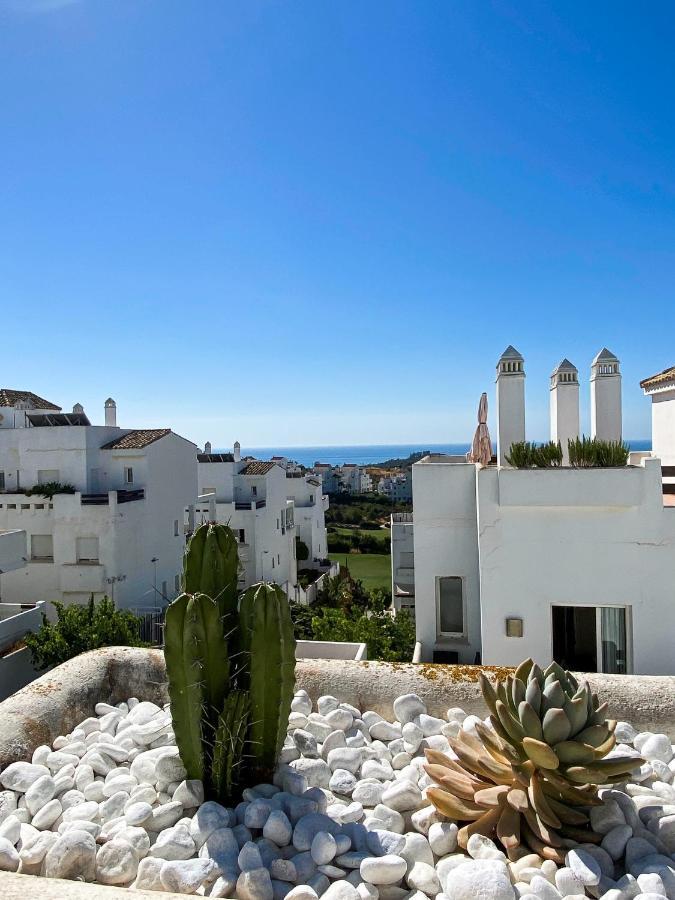 Valle Golf - Sea Views Penthouse * Estepona