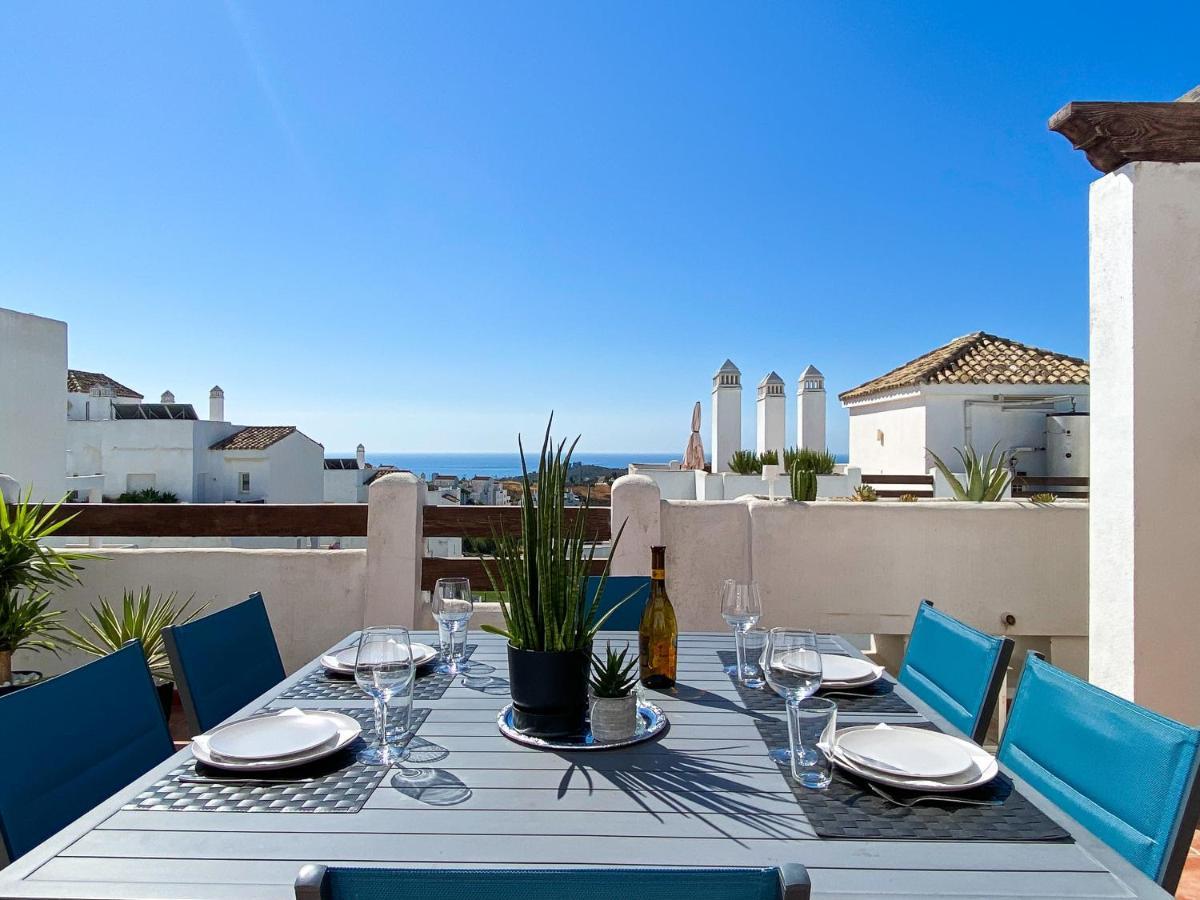 Valle Golf - Sea Views Penthouse Estepona