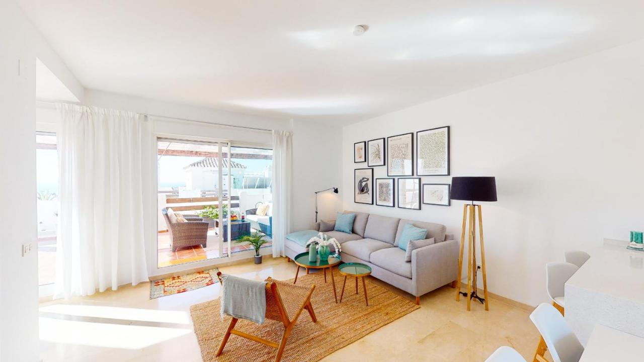 Valle Golf - Sea Views Penthouse * Estepona