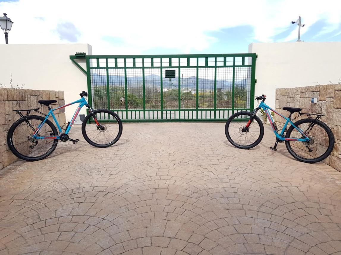 Appt 401-3-bed-heaven Beach-paseo-all Year Heated Pool-free Bikes Apartment Estepona