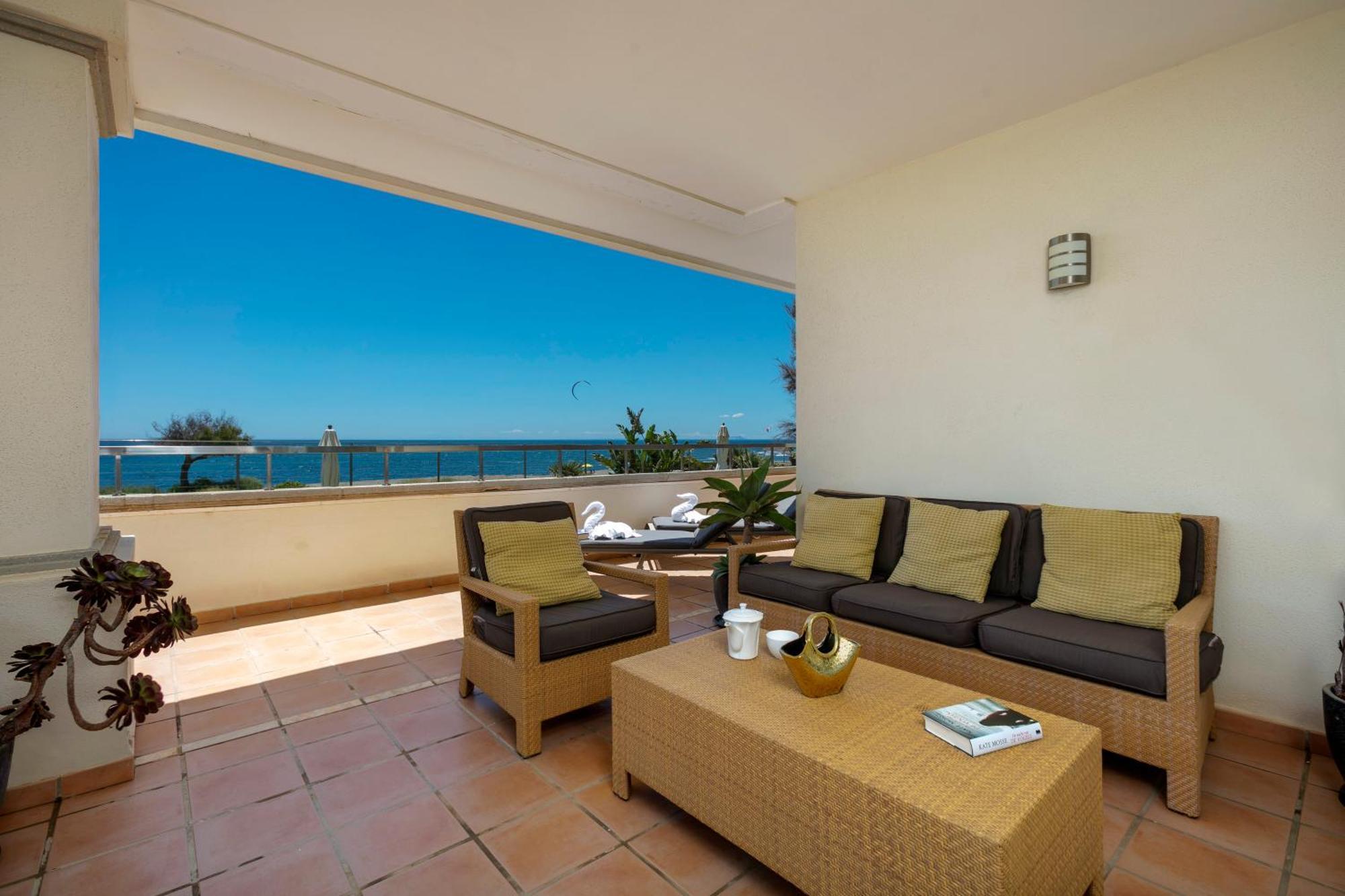 Appt 401-3-bed-heaven Beach-paseo-all Year Heated Pool-free Bikes * Estepona