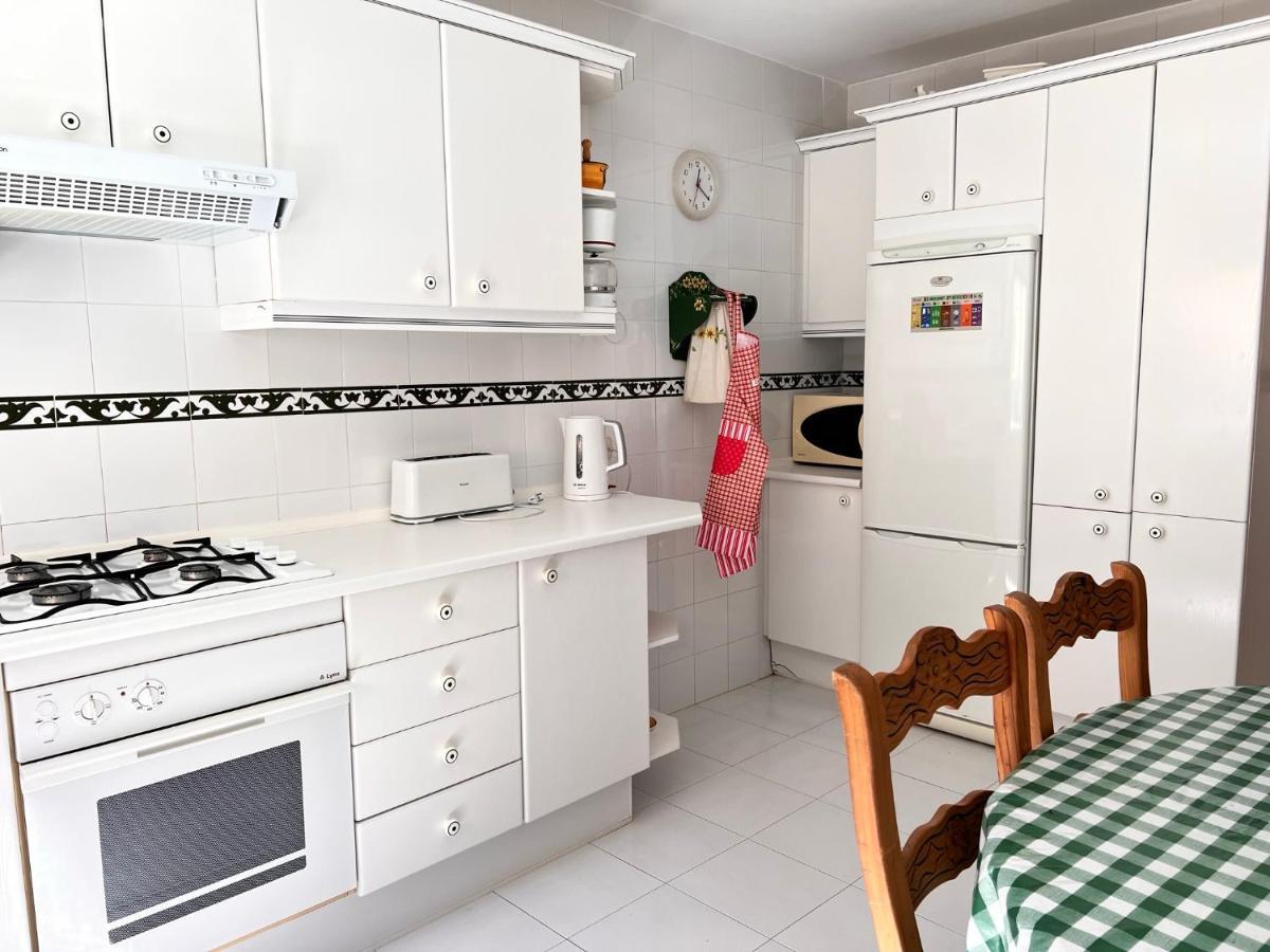 Front Line Apartment, Close To Everything.. Appartement
