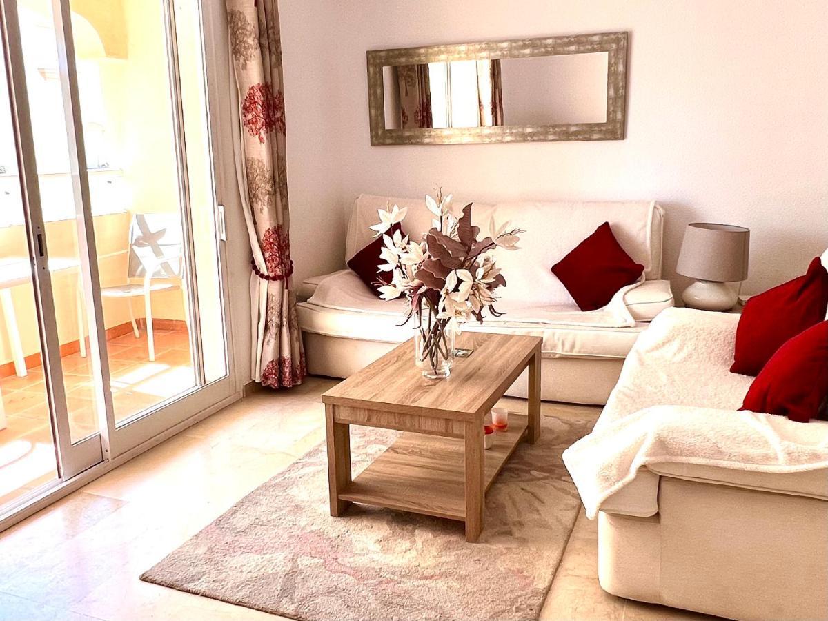 Front Line Apartment, Close To Everything.. Appartement Estepona