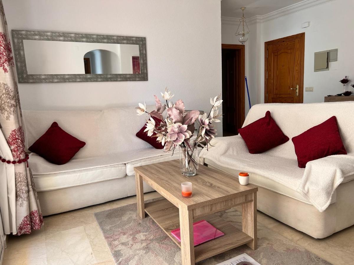Front Line Apartment, Close To Everything.. Appartement *