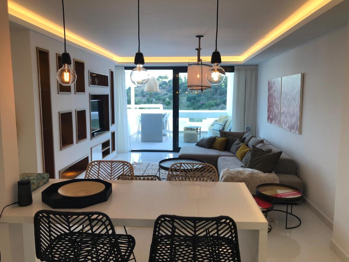 Apartment Siempre Mas Penthouse Atalaya Hills Golf Marbella 2 Large Bedrooms 4 Guests *