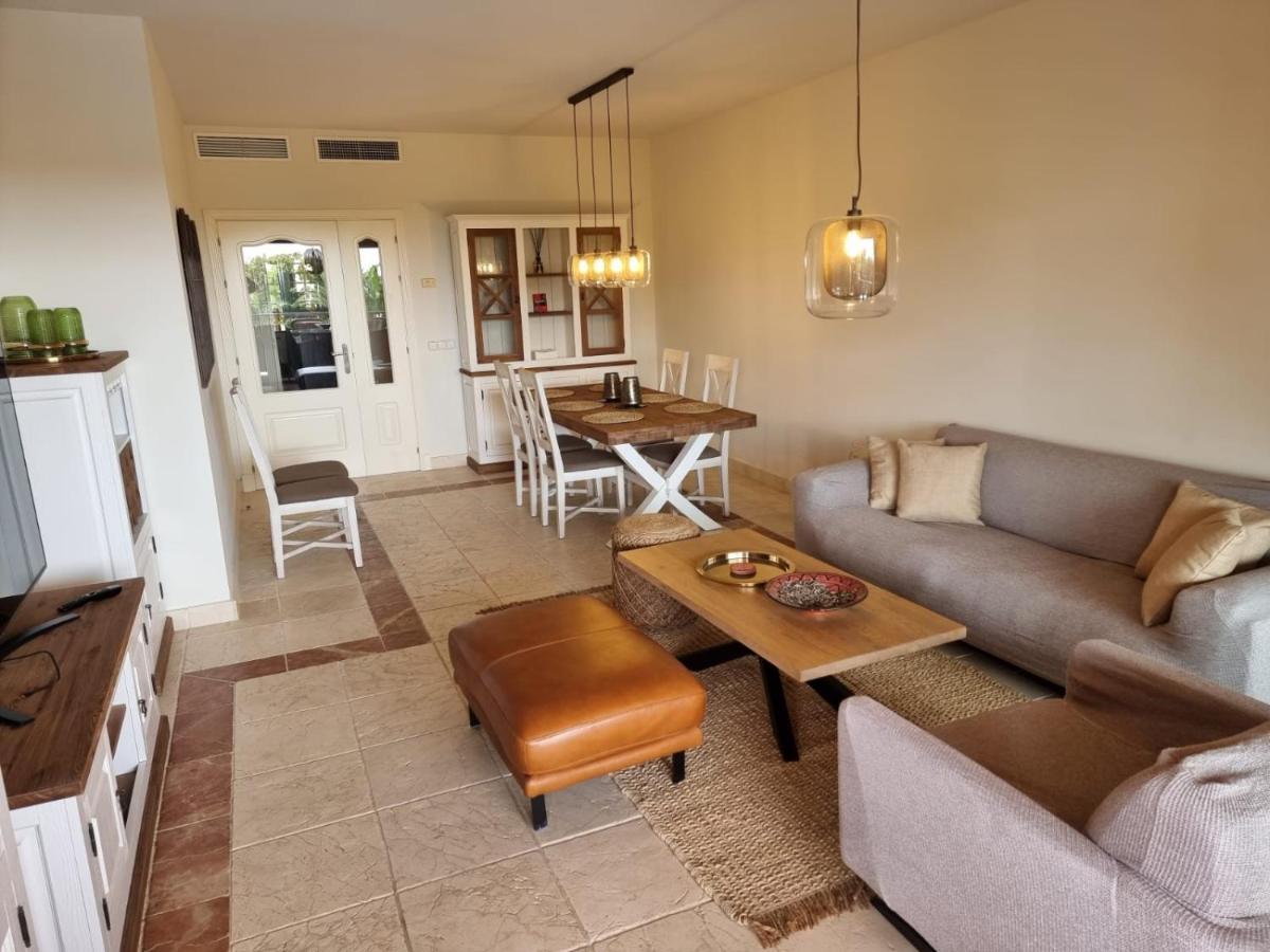 Apartment Benatalaya,heated Pool,saunas,gym Estepona