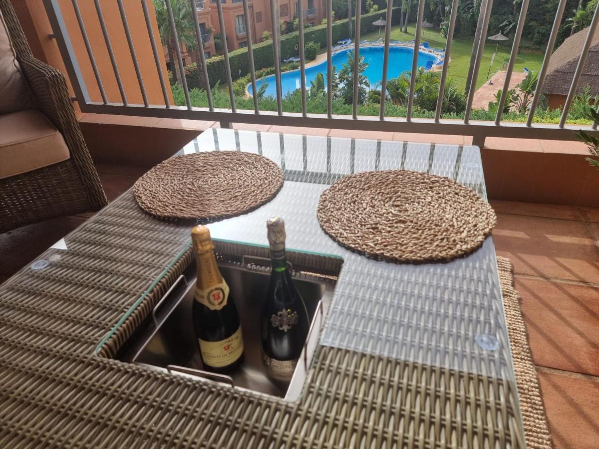 Apartment Benatalaya,heated Pool,saunas,gym Estepona