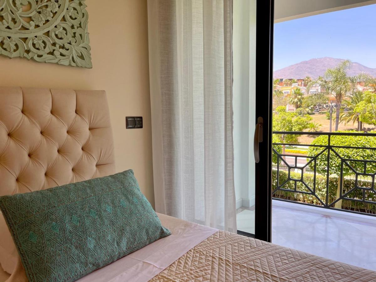 Doncella , Con Vistas Al Mar Estepona