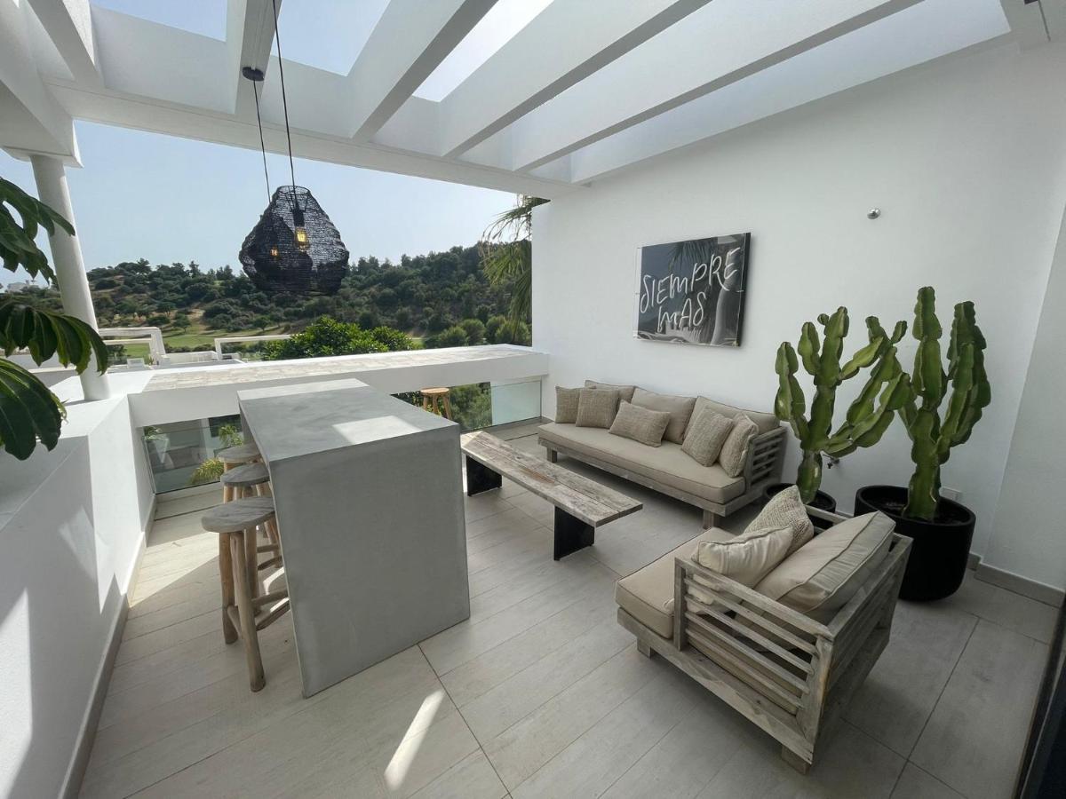 Siempre Mas Penthouse Atalaya Hills Golf Marbella 2 Large Bedrooms 4 Guests