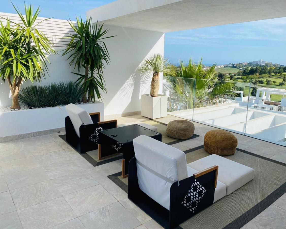 Apartment Siempre Mas Penthouse Atalaya Hills Golf Marbella 2 Large Bedrooms 4 Guests