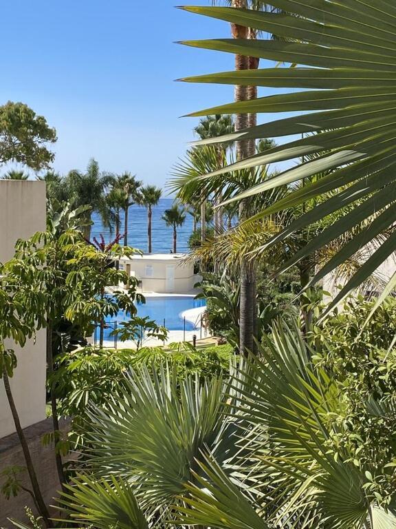 4p 3 Pools Location Garden Parking Shops * Estepona