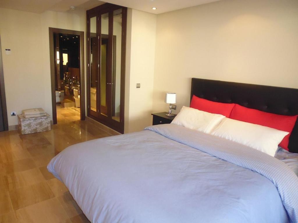4p 3 Pools Location Garden Parking Shops Estepona