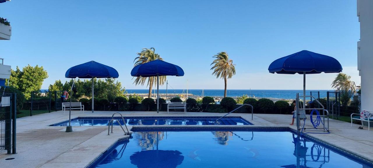 Marina With Sea Views, Pool And Parking Apartment