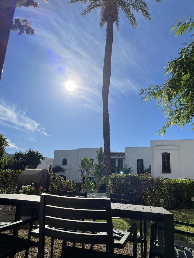 Villa - Playa - Con Amplia Terraza Abierta A La Piscina El12 Estepona