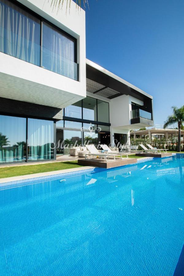 Villa Michaela Moderna De Super Lujo Con Piscina Y Vistas Estepona