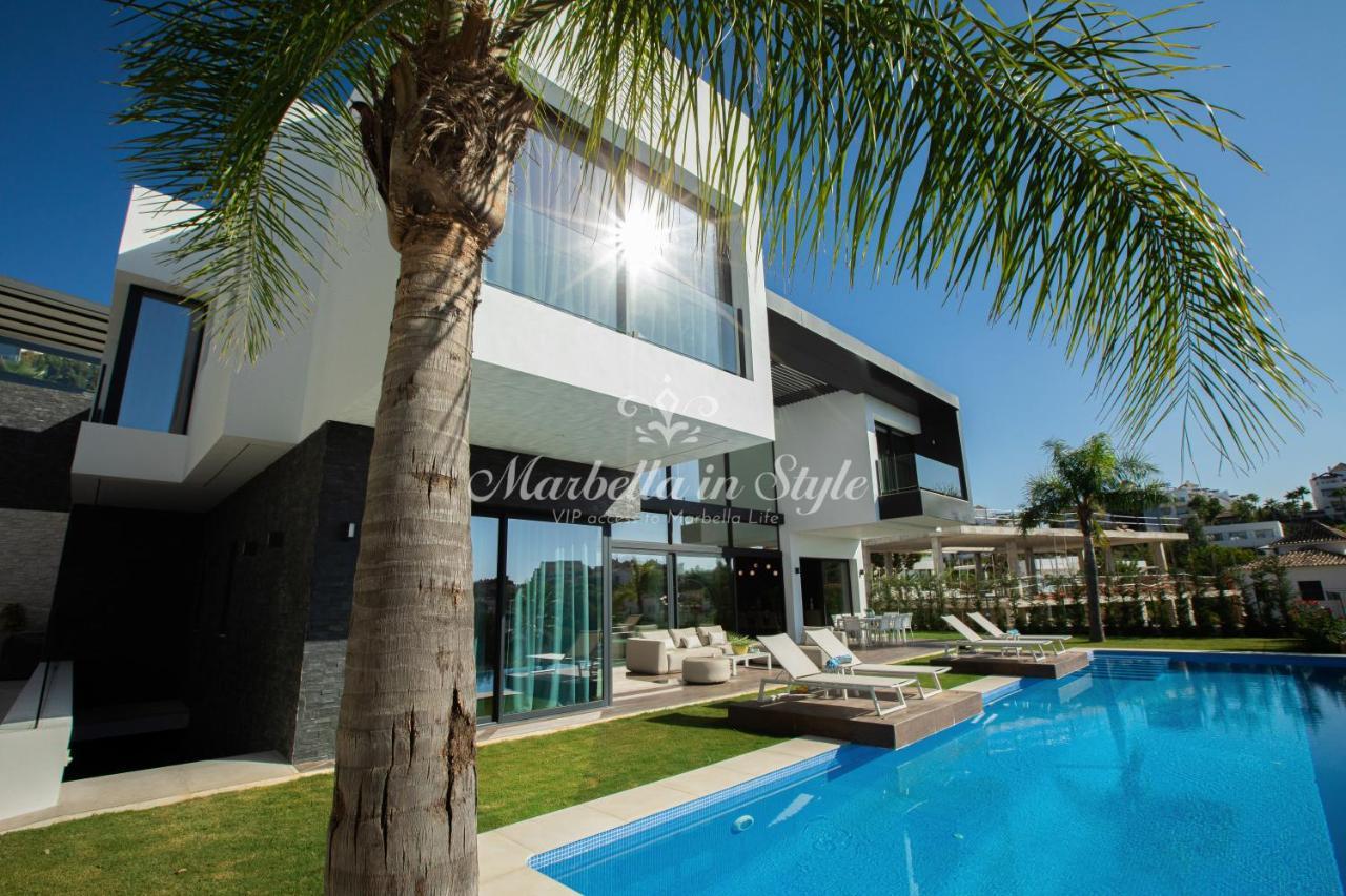 Michaela Moderna De Super Lujo Con Piscina Y Vistas Villa