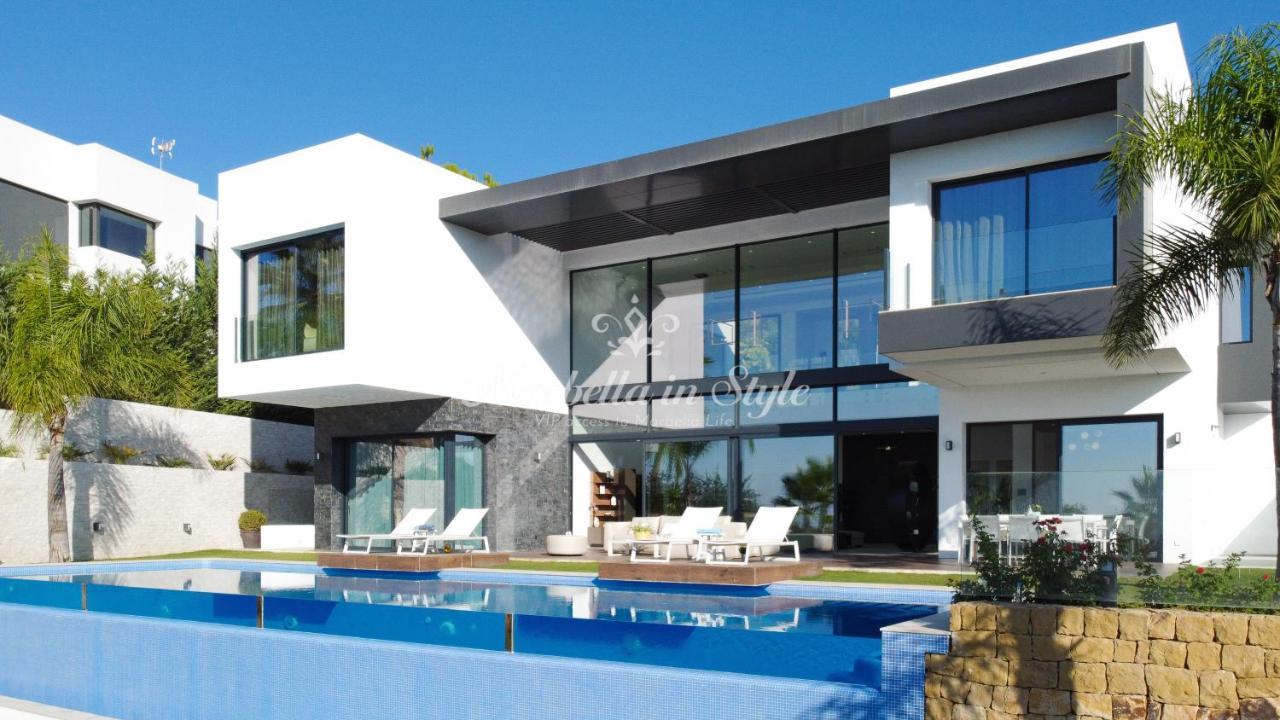 Michaela Moderna De Super Lujo Con Piscina Y Vistas Villa Estepona