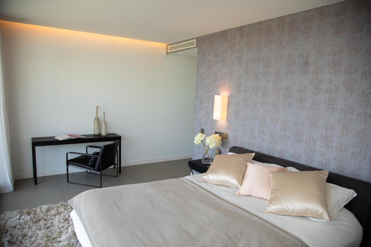 Villa Nido Modern 4 Bed With Sea Views *