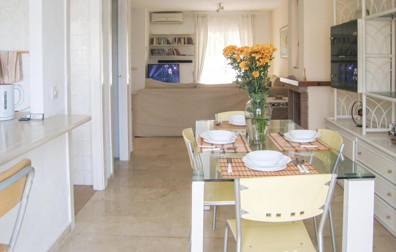 Holiday home In With Kitchen *