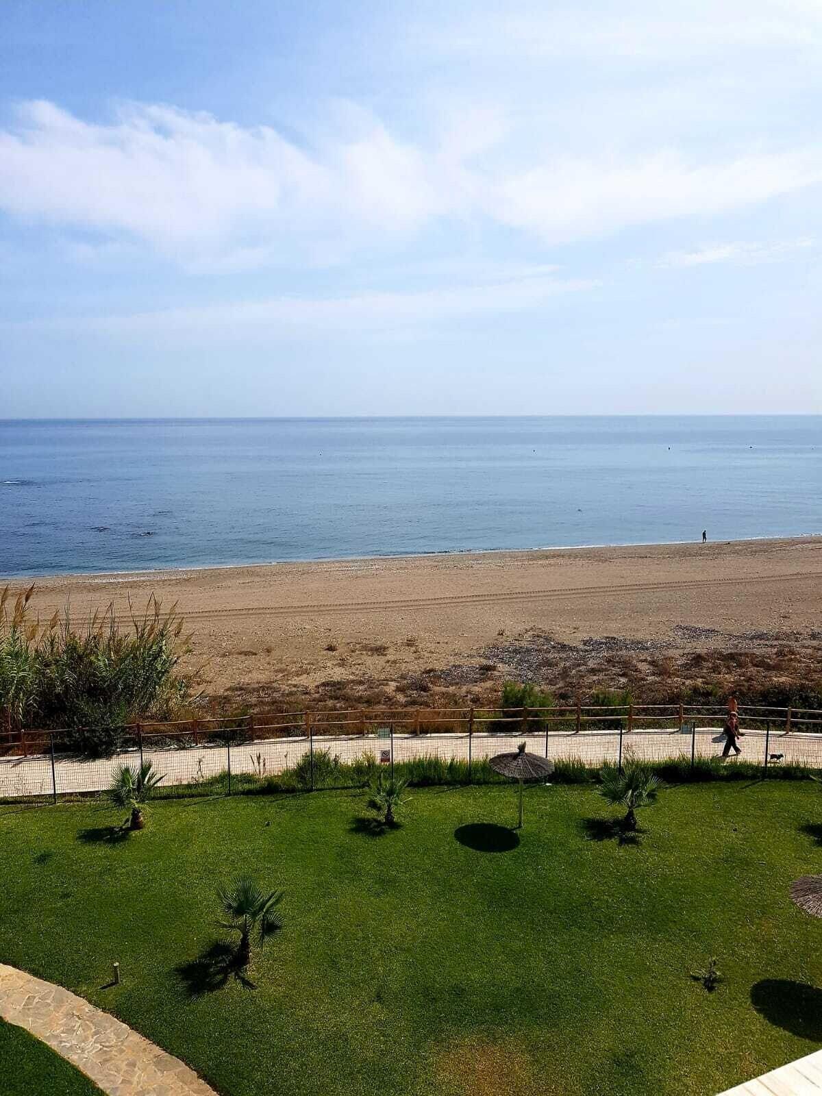 Casares Del Mar Apartment *