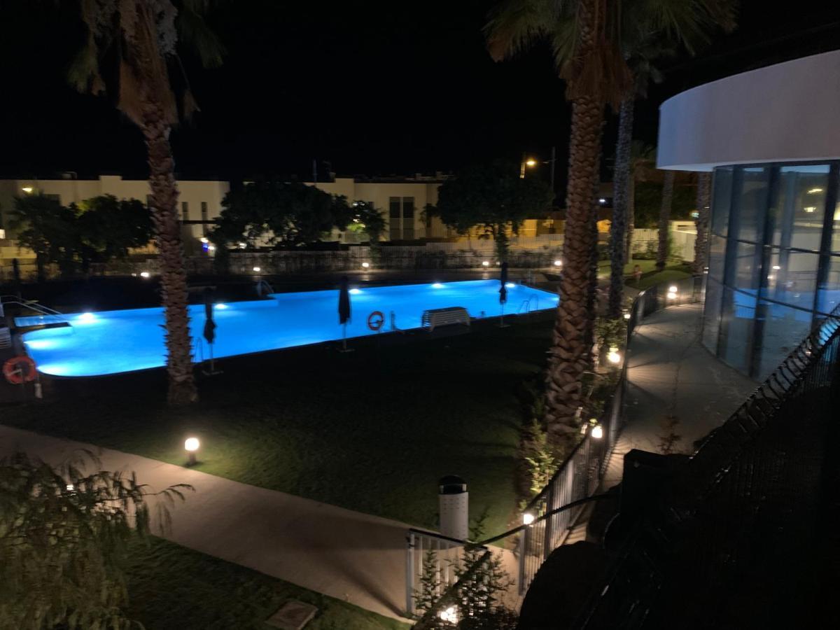 Casa Casu New Stunning 3 Bed Raised Ground Floor & Huge Balcony With Sea Pool & Mountain View Indoor & Outdoor Swimming Pools & Gym Walking Distance To Port Traveller Award 2023 Appartement *
