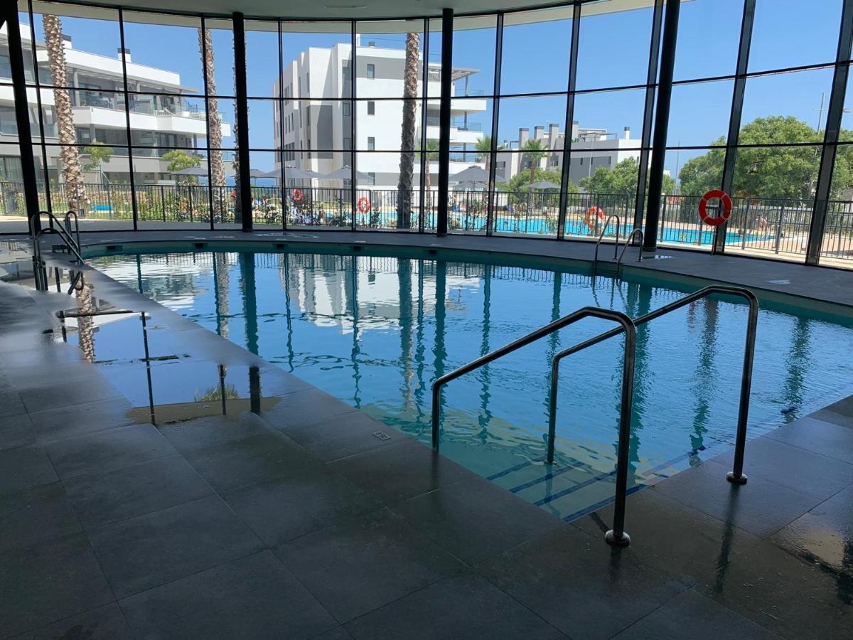 Appartement Casa Casu New Stunning 3 Bed Raised Ground Floor & Huge Balcony With Sea Pool & Mountain View Indoor & Outdoor Swimming Pools & Gym Walking Distance To Port Traveller Award 2023 Estepona