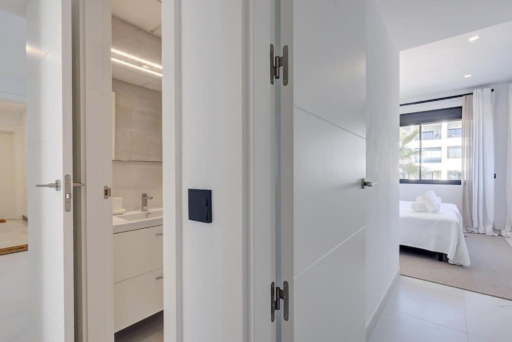 New 2 Bed Penthouse @ Hills With Sea View