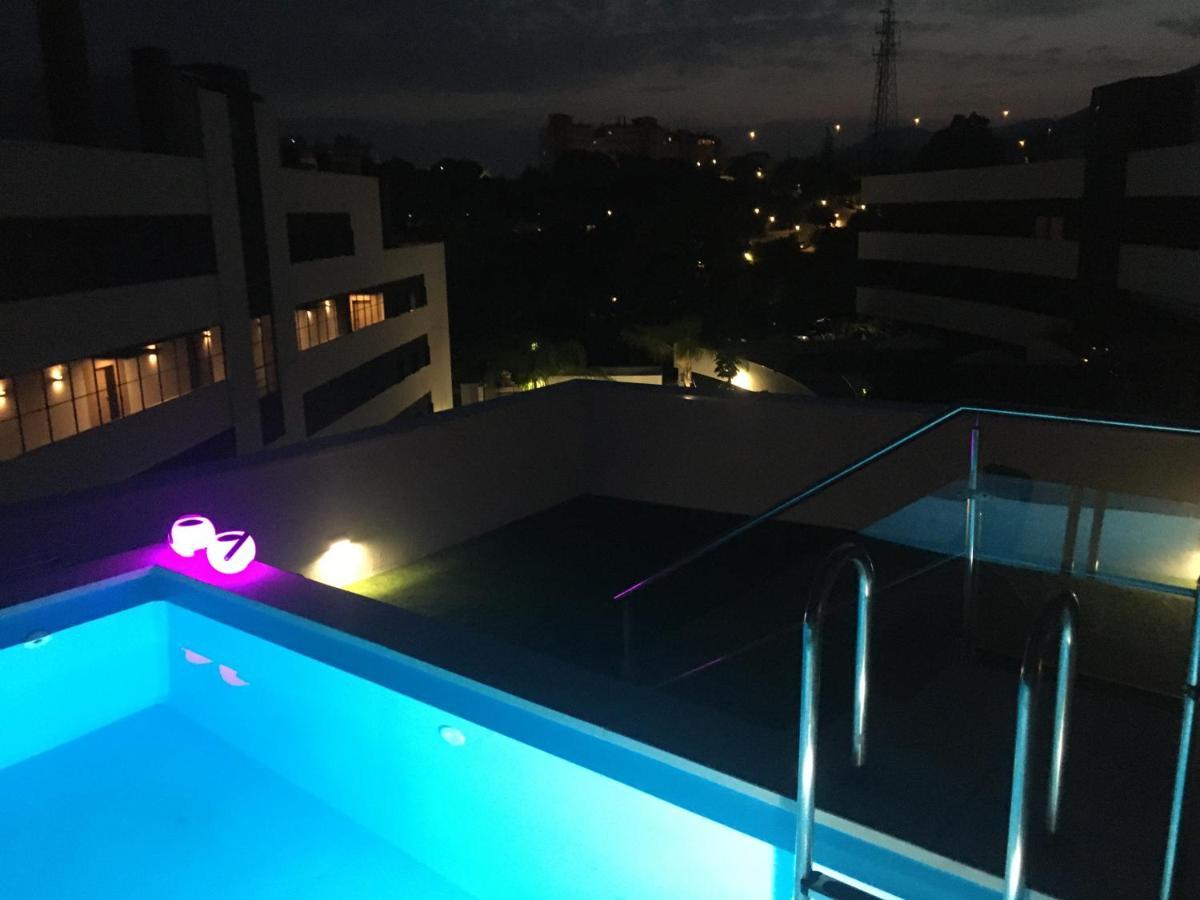 Oasis: Beachfront With Dual Pools And Mountain Views Estepona