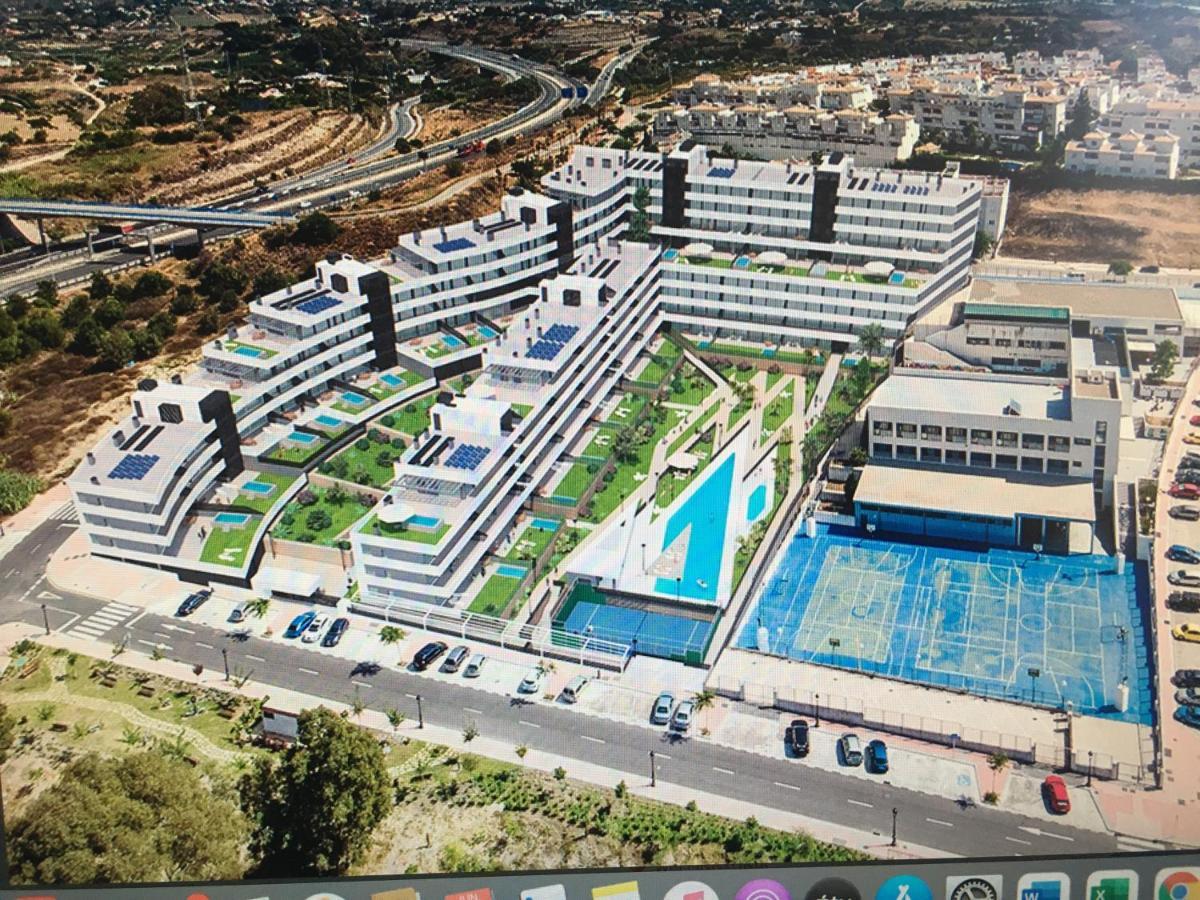 Oasis: Beachfront With Dual Pools And Mountain Views Estepona