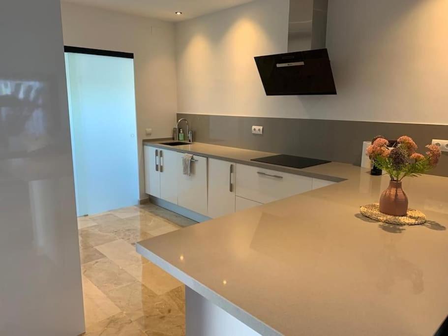 Holiday home Modern House With Large Pool! *