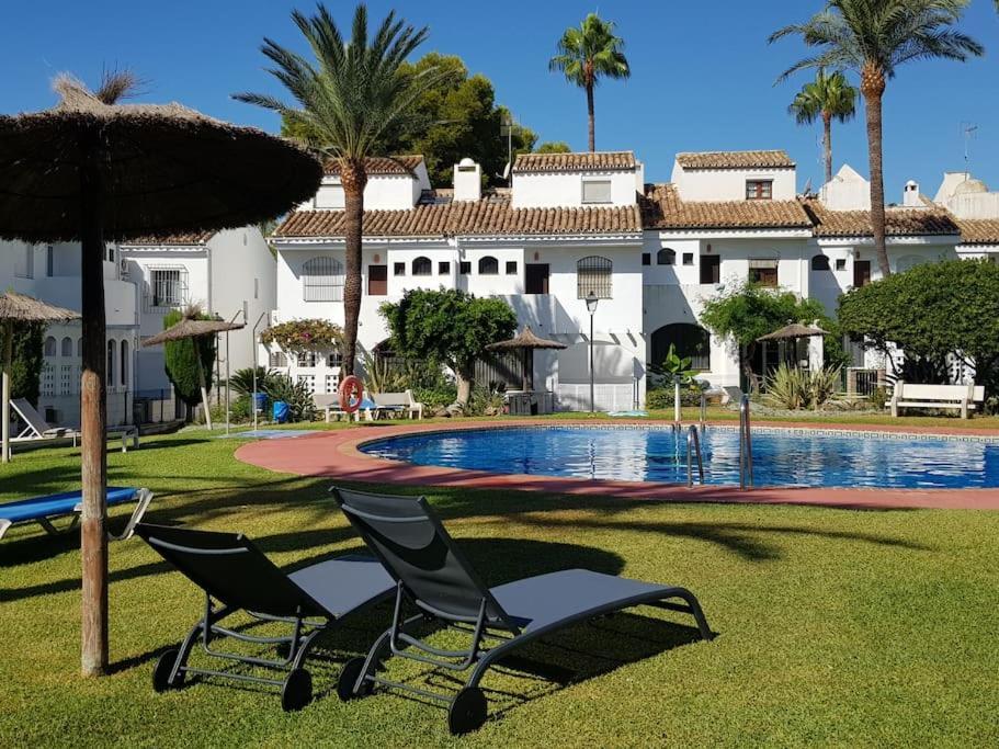 Modern House With Large Pool! Holiday home Estepona
