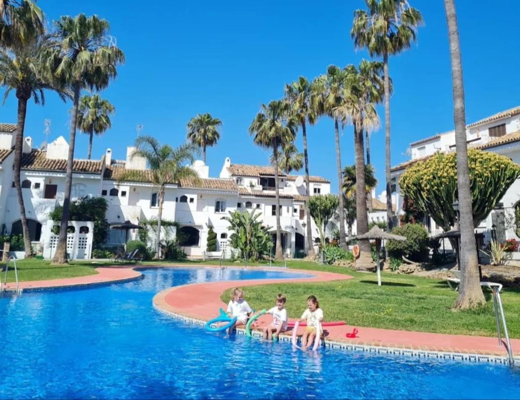 Modern House With Large Pool! * Estepona