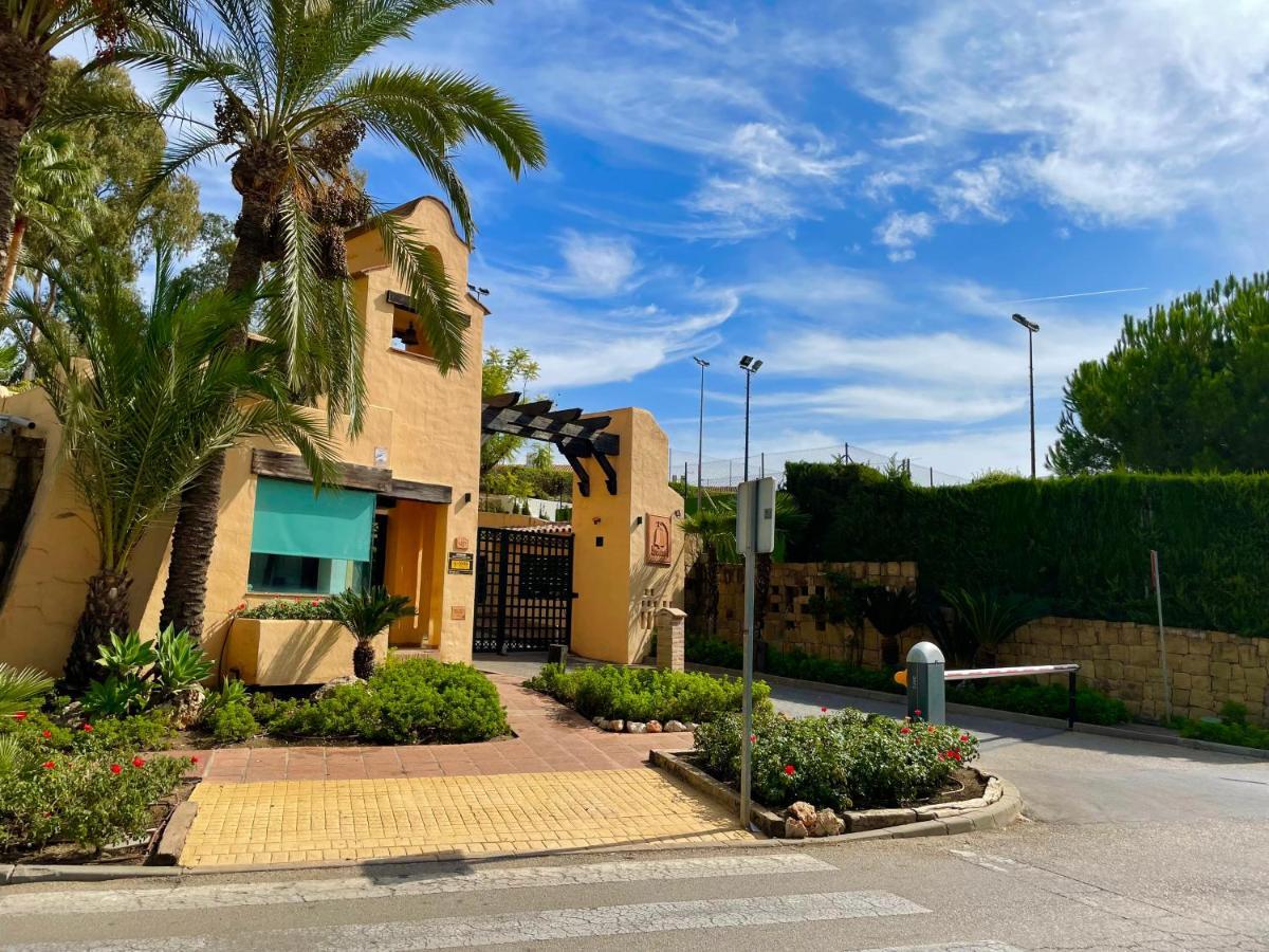 Apartment Next To The El Campanario, Atalaya Golf *