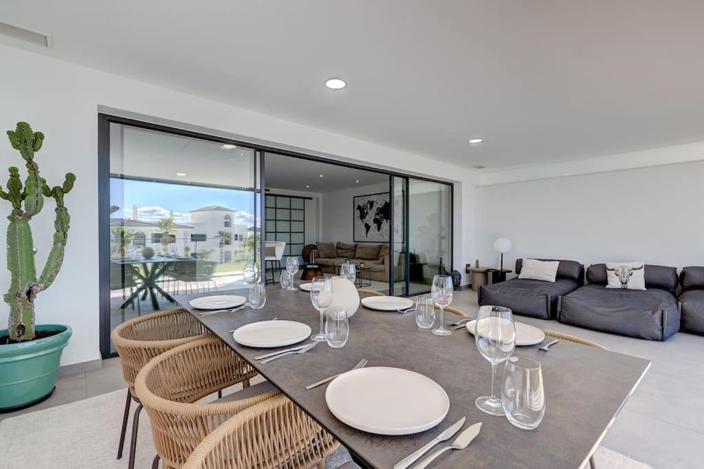 Ground Floor 2 Bedroom At Hills Apartment *