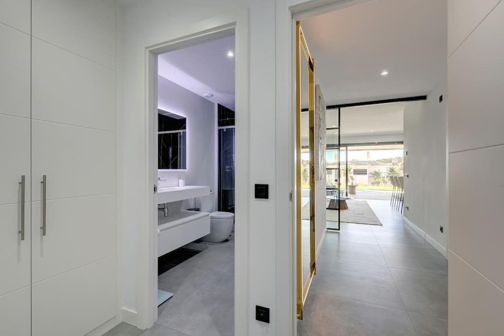 Ground Floor 2 Bedroom At Hills Apartment *