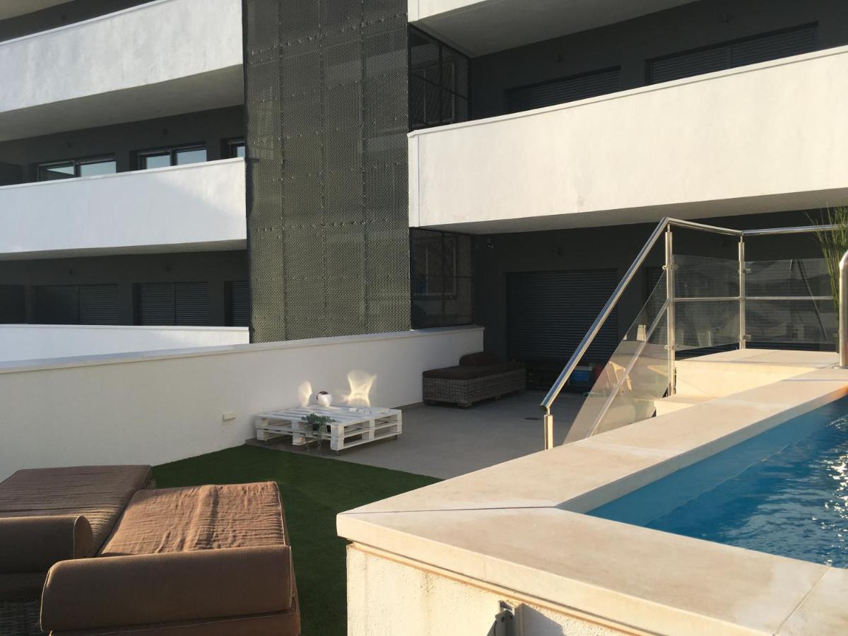 Oasis: Beachfront With Dual Pools And Mountain Views Apartment *
