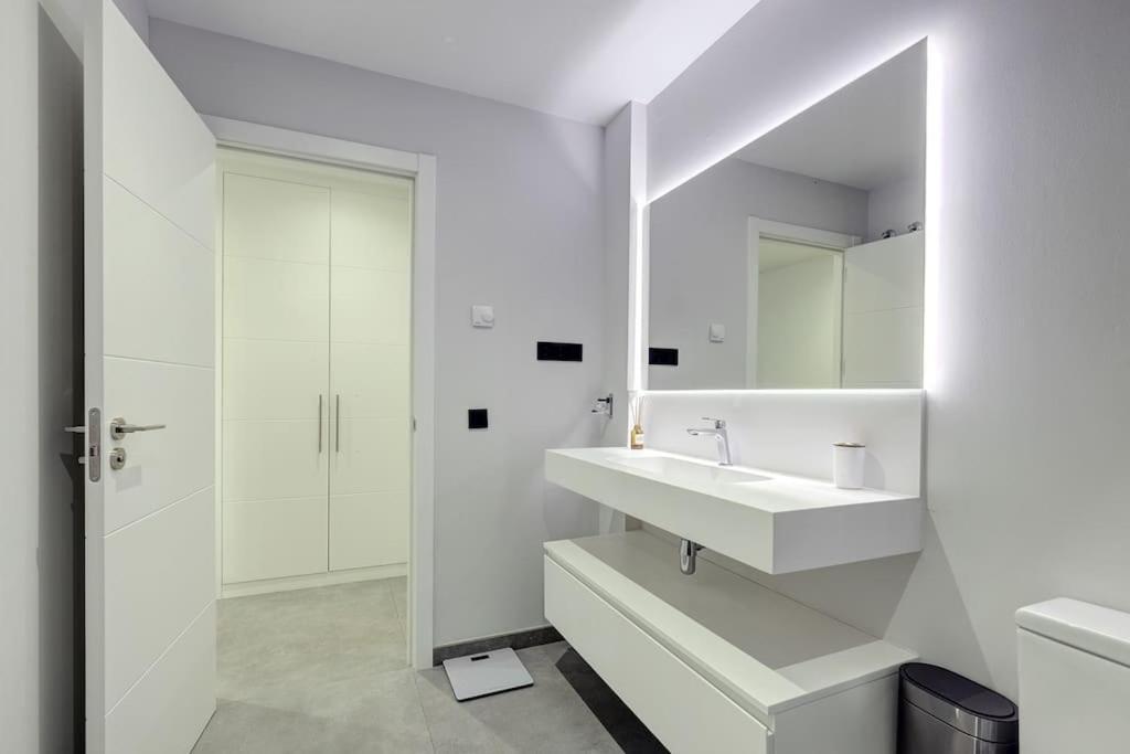 Ground Floor 2 Bedroom At Hills