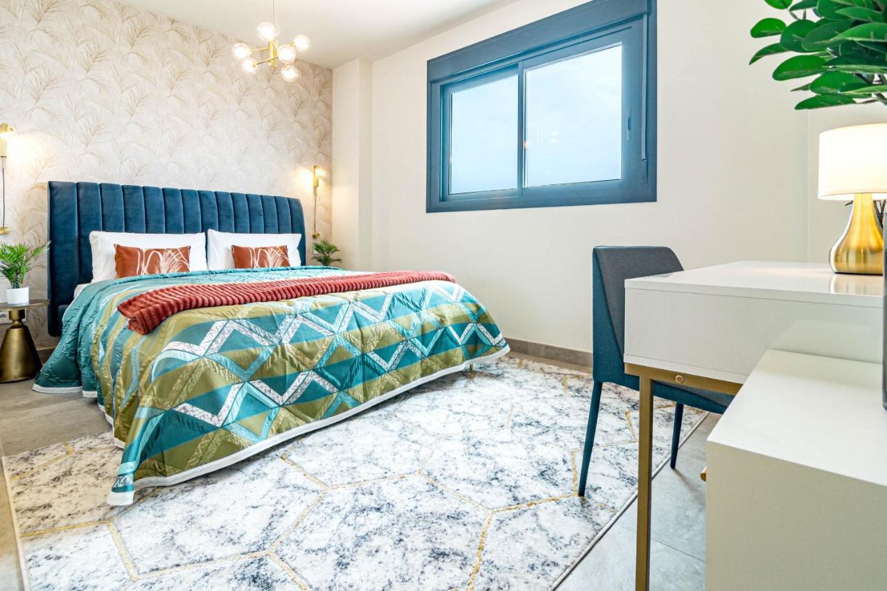 Inf25e- Tastefully Furnished Flat, Center *