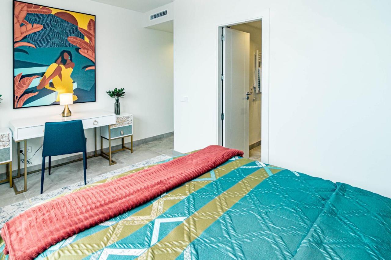 Inf25e- Tastefully Furnished Flat, Center