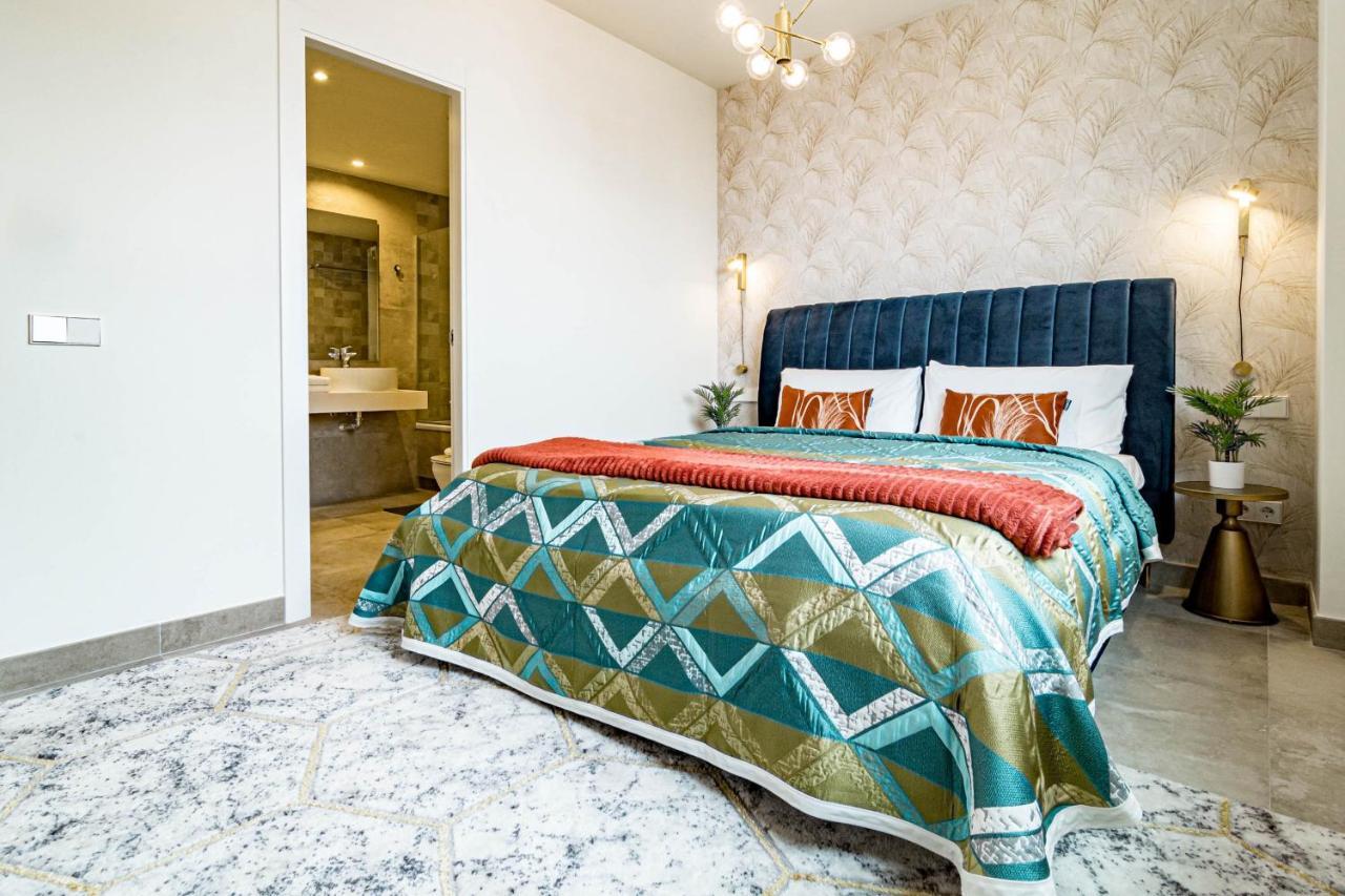 Apartment Inf25e- Tastefully Furnished Flat, Center *