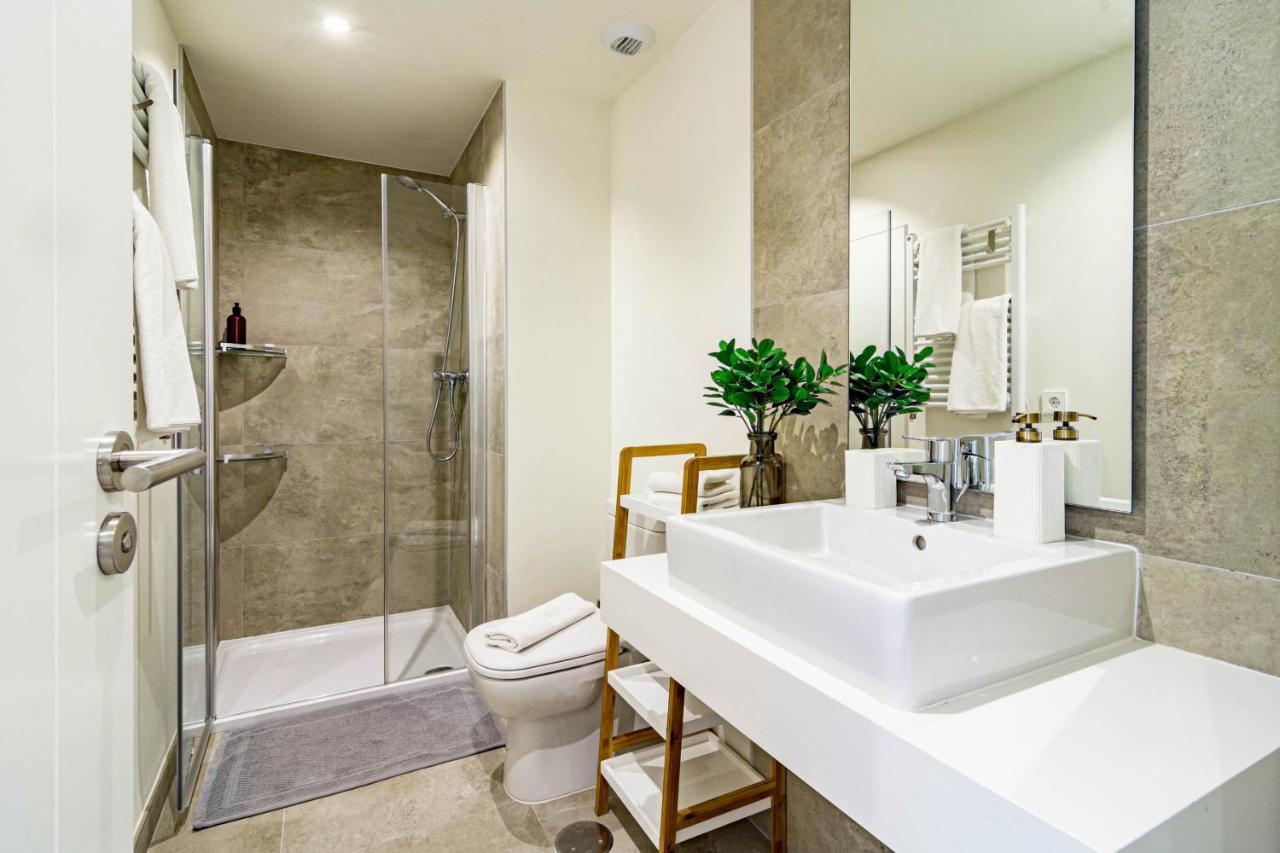 Inf25e- Tastefully Furnished Flat, Center Estepona
