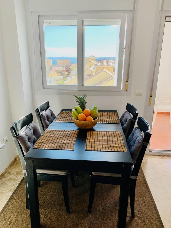 Penthouse Mit Private Dachterrasse Und Blick Auf Meer, Berge ,hafen Apartment