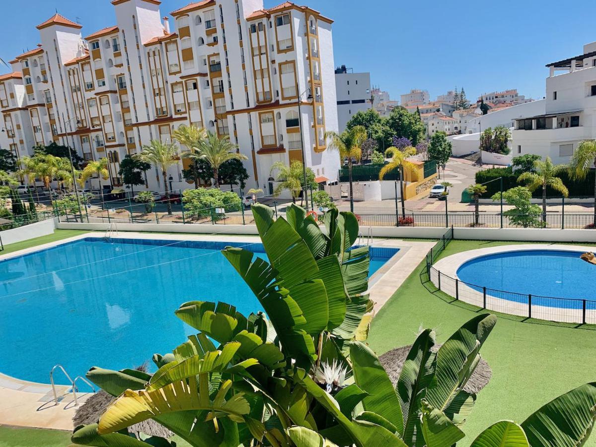 Penthouse Mit Private Dachterrasse Und Blick Auf Meer, Berge ,hafen