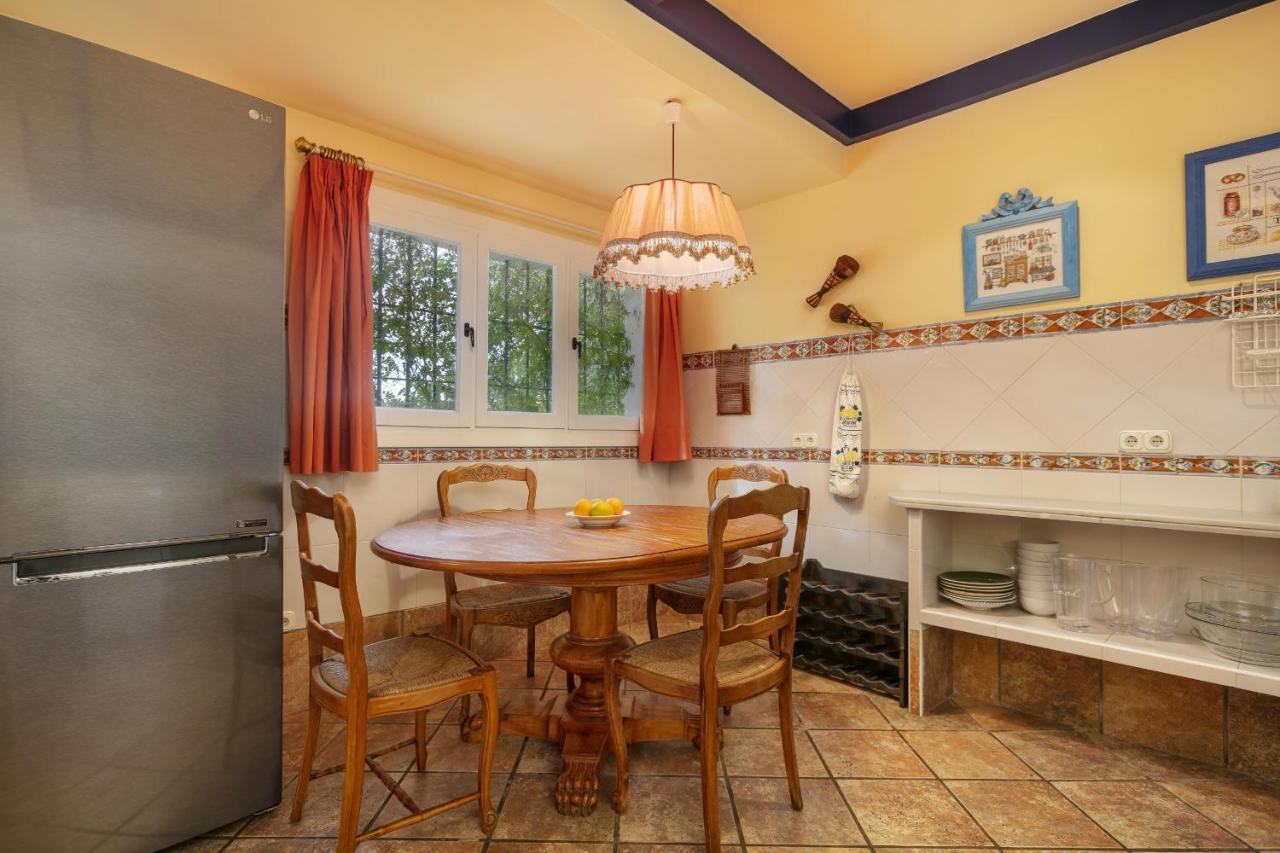 Arin - Beachside Family Villa
