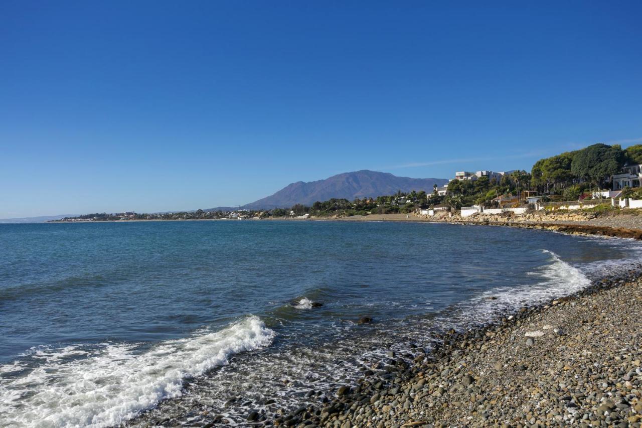 Arin - Beachside Family Estepona